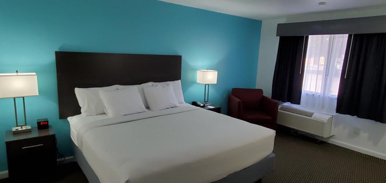Travelodge By Wyndham Livonia Canton Novi Detroit Area Eksteriør bilde
