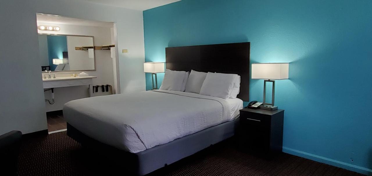 Travelodge By Wyndham Livonia Canton Novi Detroit Area Eksteriør bilde