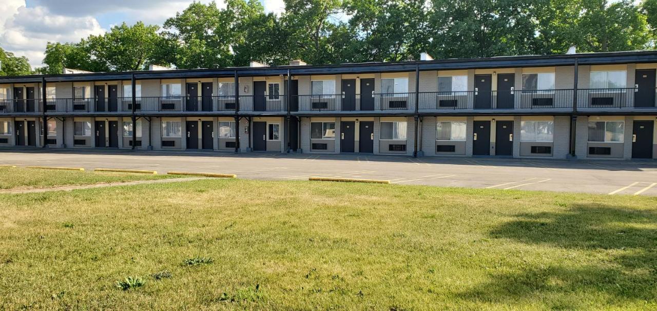 Travelodge By Wyndham Livonia Canton Novi Detroit Area Eksteriør bilde