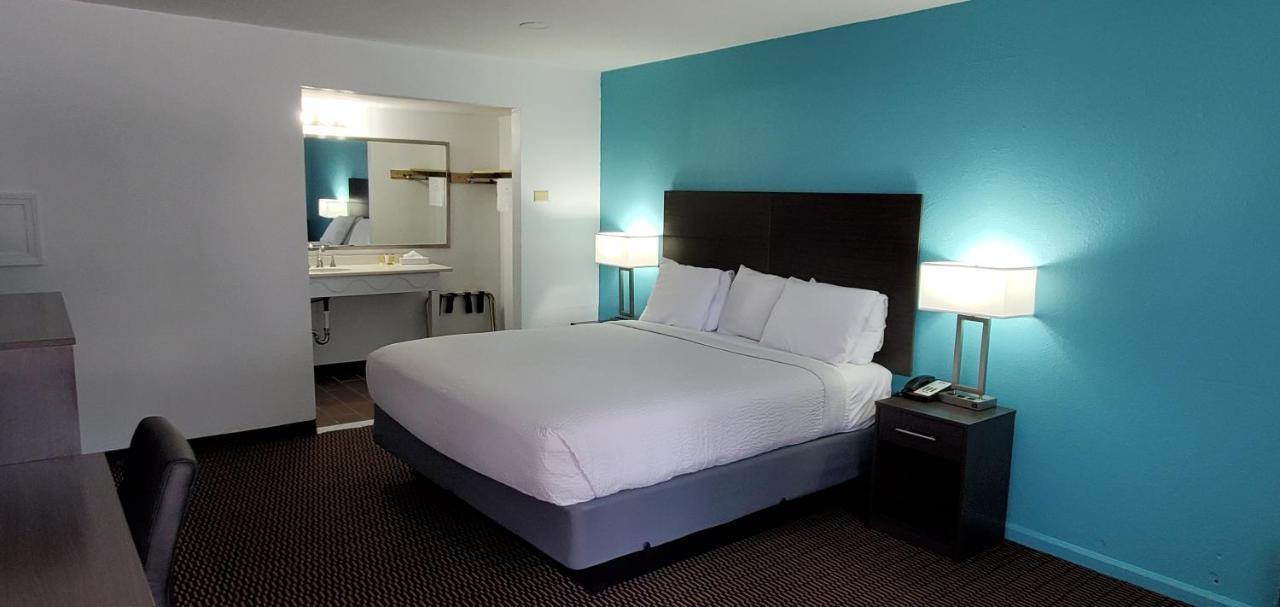 Travelodge By Wyndham Livonia Canton Novi Detroit Area Eksteriør bilde