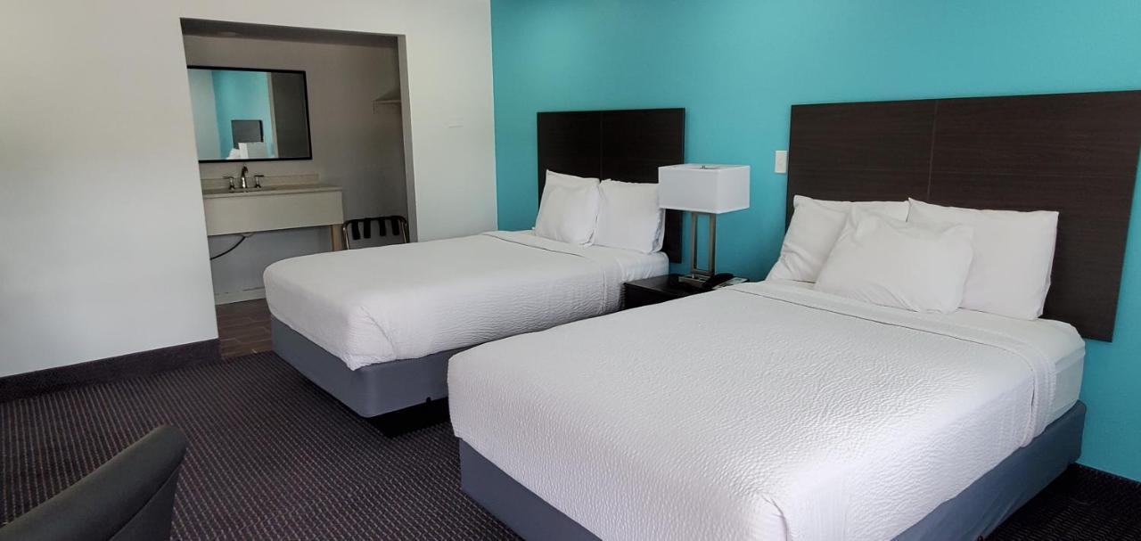 Travelodge By Wyndham Livonia Canton Novi Detroit Area Eksteriør bilde