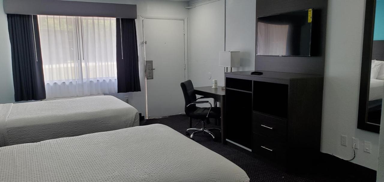 Travelodge By Wyndham Livonia Canton Novi Detroit Area Eksteriør bilde