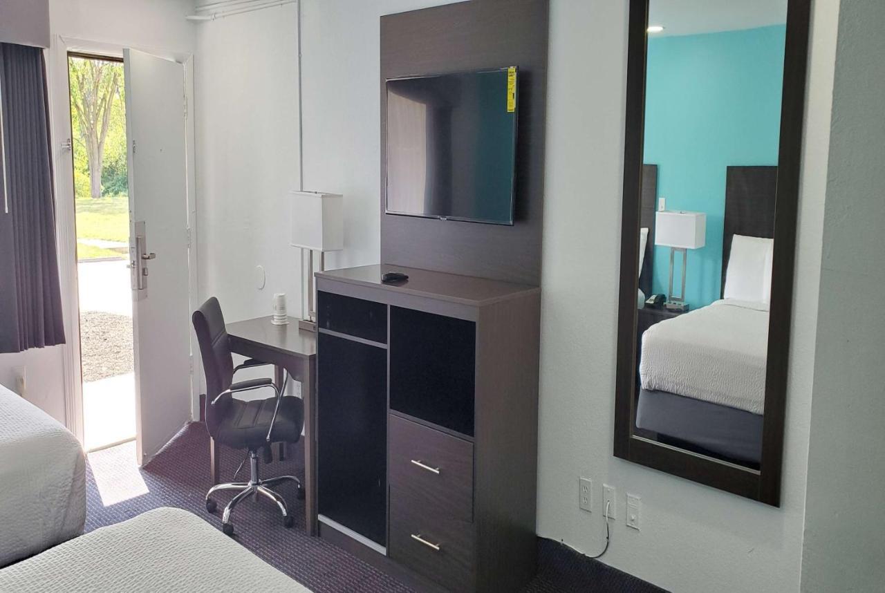 Travelodge By Wyndham Livonia Canton Novi Detroit Area Eksteriør bilde