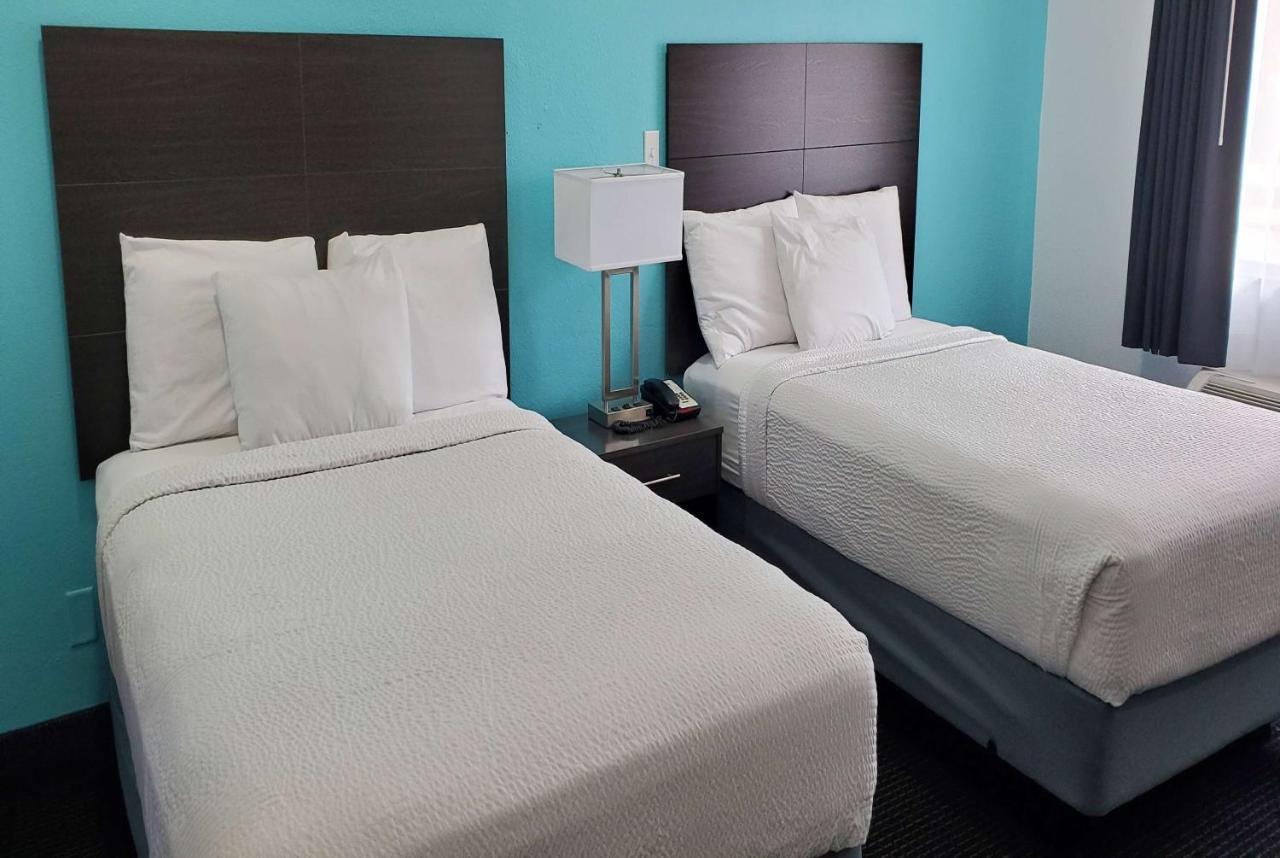 Travelodge By Wyndham Livonia Canton Novi Detroit Area Eksteriør bilde